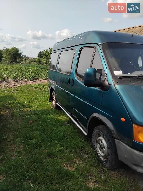 Грузовой фургон Ford Transit 1996 в Куликовке