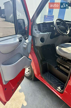 Грузовой фургон Ford Transit 2007 в 