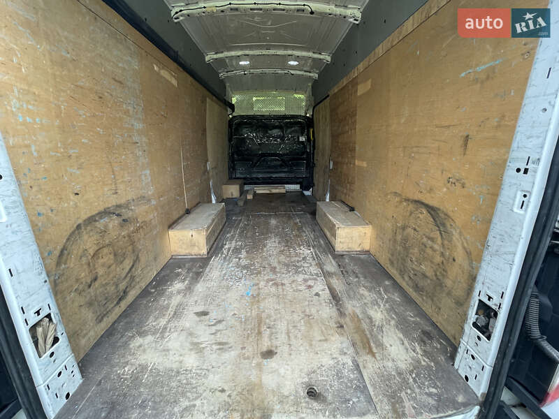 Грузовой фургон Ford Transit 2015 в Львове