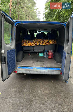Вантажопасажирський фургон Ford Transit 2003 в 