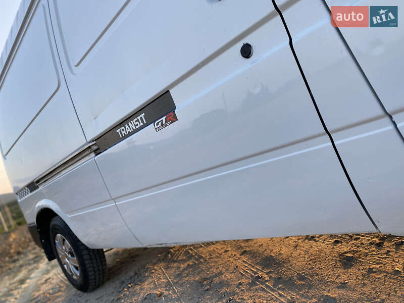 Грузовой фургон Ford Transit 1996 в Дрогобыче