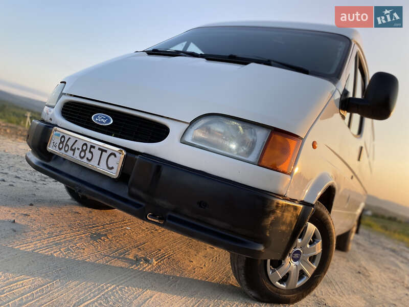 Грузовой фургон Ford Transit 1996 в Дрогобыче