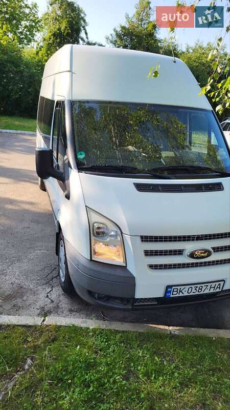 Микроавтобус Ford Transit 2013 в Ровно