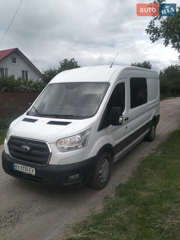 Грузопассажирский фургон Ford Transit 2021 в 