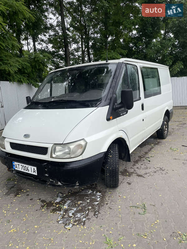 Грузопассажирский фургон Ford Transit 2005 в Снятине