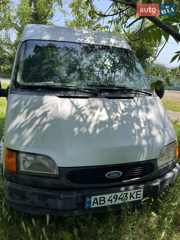 Грузовой фургон Ford Transit 1996 в 
