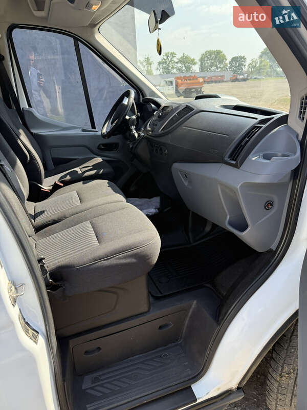 Микроавтобус Ford Transit 2017 в Тыврове