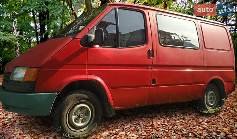Грузопассажирский фургон Ford Transit 1988 в 