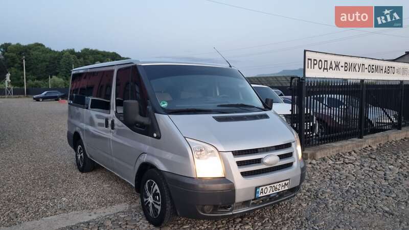 Микроавтобус Ford Transit 2006 в Тячеве