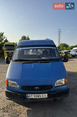 Вантажний фургон Ford Transit 1993 в Чернівцях