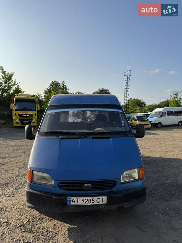 Грузовой фургон Ford Transit 1993 в Черновцах