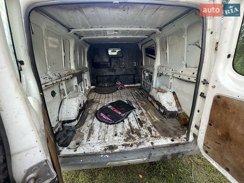 Грузовой фургон Ford Transit 2004 в Бобровице