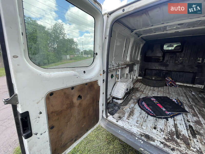 Грузовой фургон Ford Transit 2004 в Бобровице