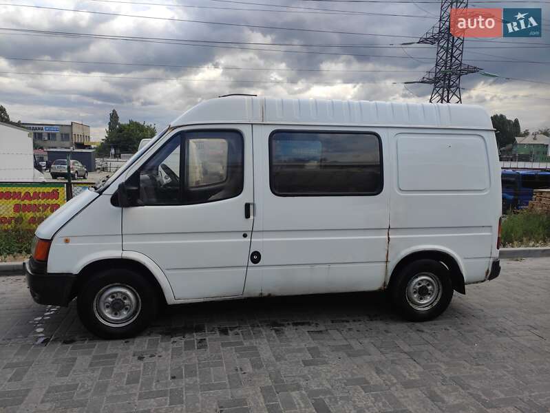 Грузовой фургон Ford Transit 1993 в 