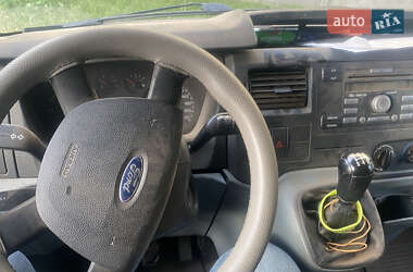 Грузовой фургон Ford Transit 2006 в 