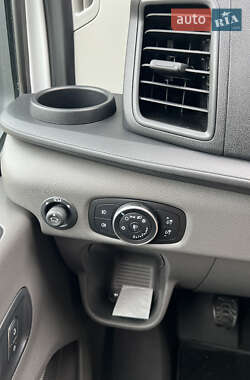 Вантажний фургон Ford Transit 2020 в 