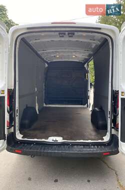 Грузовой фургон Ford Transit 2015 в 