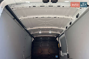 Грузовой фургон Ford Transit 2020 в 