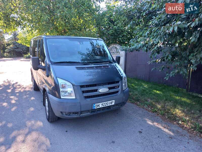 Грузопассажирский фургон Ford Transit 2007 в Ровно