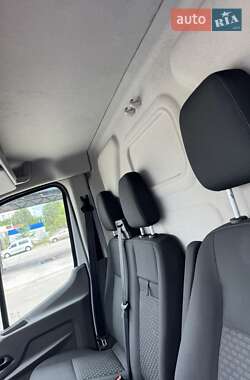 Грузовой фургон Ford Transit 2022 в 