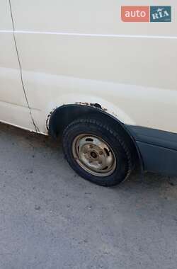 Грузовой фургон Ford Transit 2004 в 