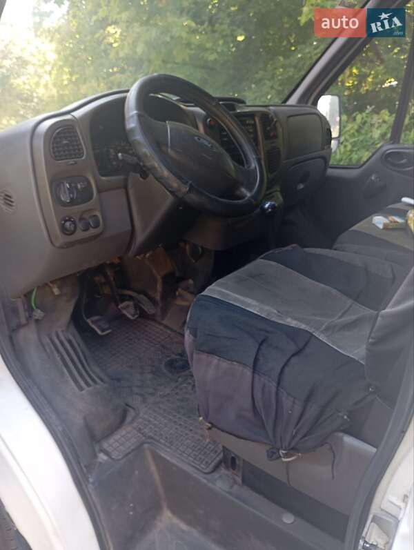 Грузовой фургон Ford Transit 2004 в Шепетовке