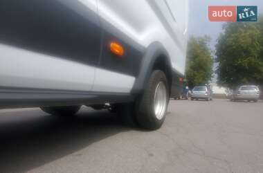 Грузовой фургон Ford Transit 2017 в 