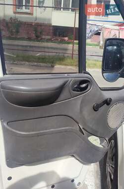 Грузовой фургон Ford Transit 2005 в 