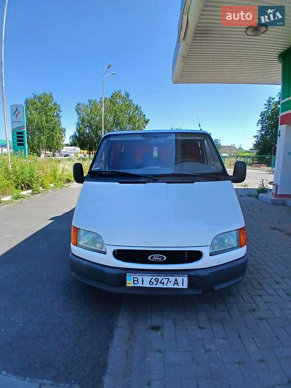 Микроавтобус Ford Transit 2000 в 