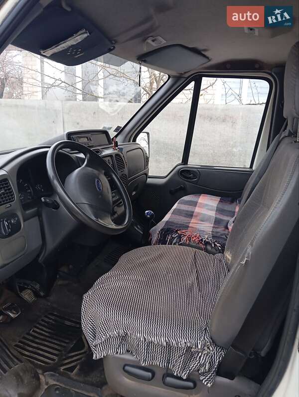 Вантажний фургон Ford Transit 2003 в Куликівці