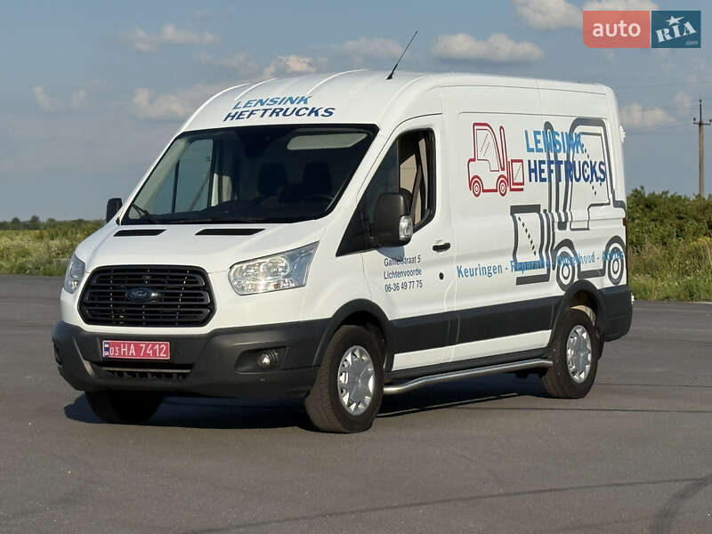 Вантажний фургон Ford Transit 2017 в Радивиліві