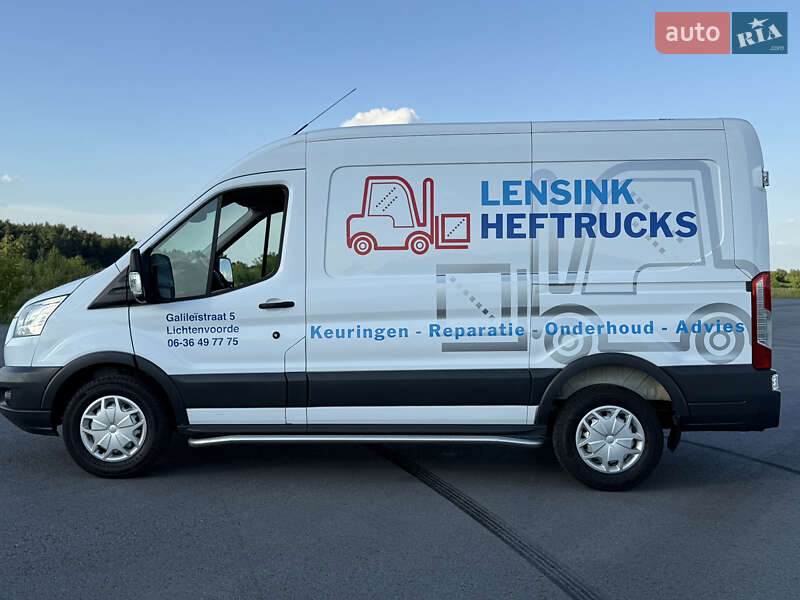Вантажний фургон Ford Transit 2017 в Радивиліві