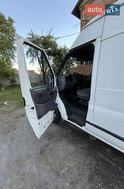 Вантажний фургон Ford Transit 2005 в 
