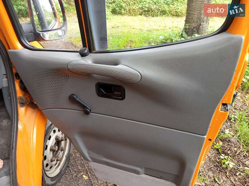 Грузопассажирский фургон Ford Transit 1998 в Бродах