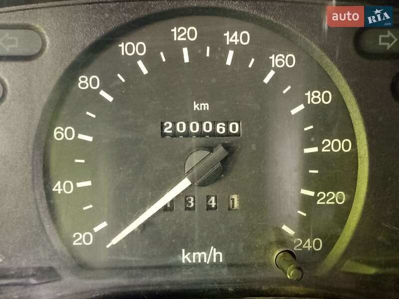 Грузопассажирский фургон Ford Transit 1998 в Бродах