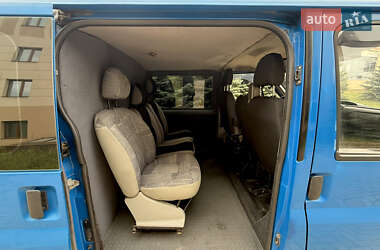 Вантажопасажирський фургон Ford Transit 2004 в 