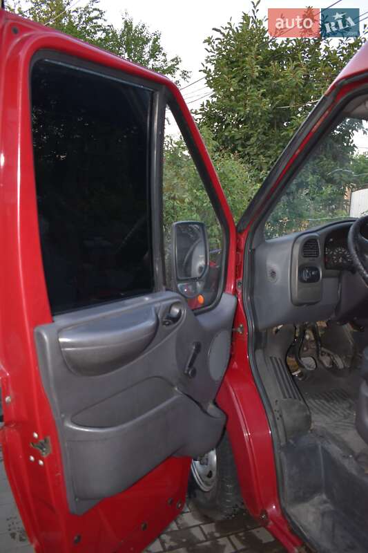 Грузовой фургон Ford Transit 2004 в Измаиле