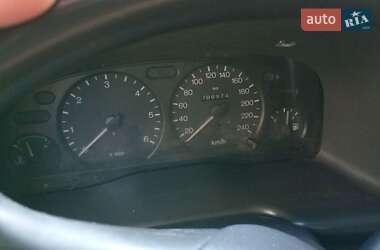 Грузовой фургон Ford Transit 2003 в 