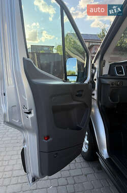 Грузовой фургон Ford Transit 2022 в 