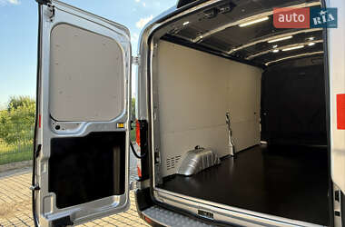 Грузовой фургон Ford Transit 2022 в 