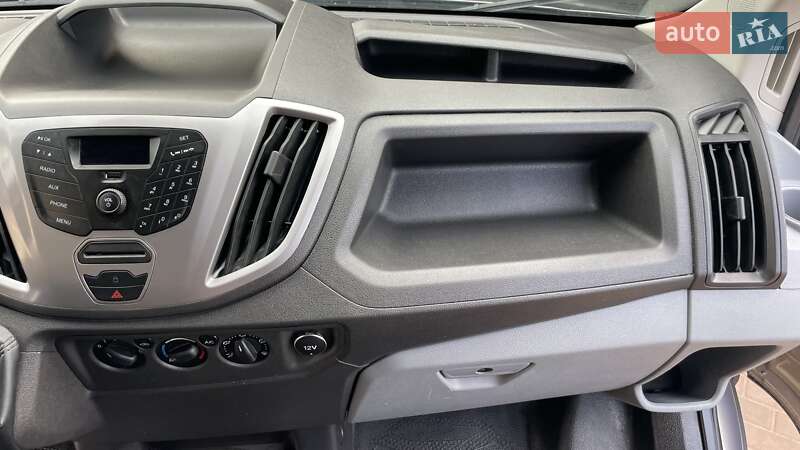 Грузовой фургон Ford Transit 2015 в Маневичах