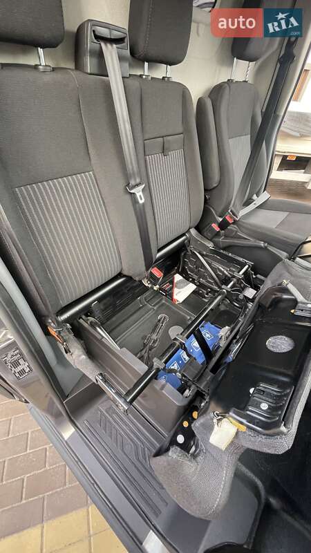 Грузовой фургон Ford Transit 2015 в Маневичах