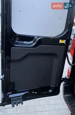 Грузовой фургон Ford Transit 2019 в 