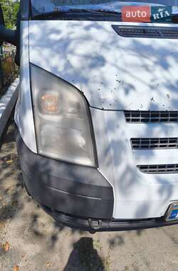 Грузовой фургон Ford Transit 2011 в 