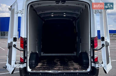 Грузовой фургон Ford Transit 2021 в 