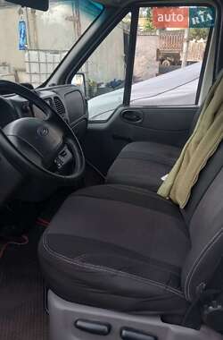 Грузовой фургон Ford Transit 2005 в 