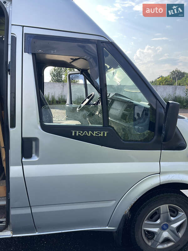 Грузовой фургон Ford Transit 2011 в Коростене