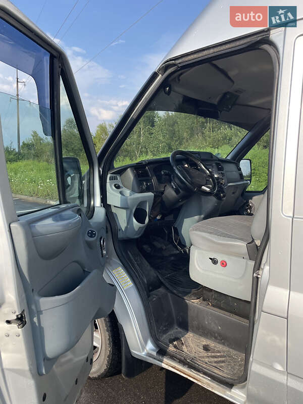 Грузовой фургон Ford Transit 2011 в Коростене