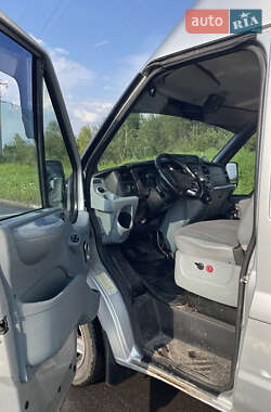 Грузовой фургон Ford Transit 2011 в 