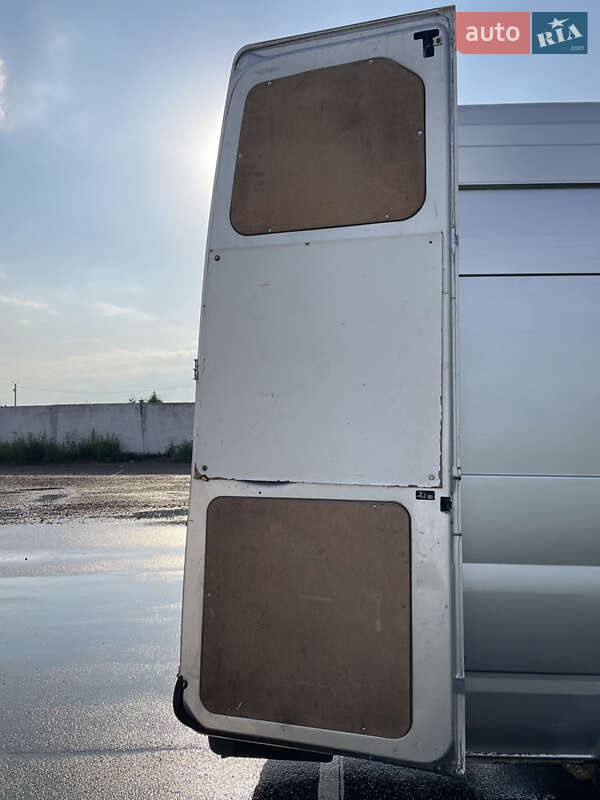 Грузовой фургон Ford Transit 2011 в Коростене